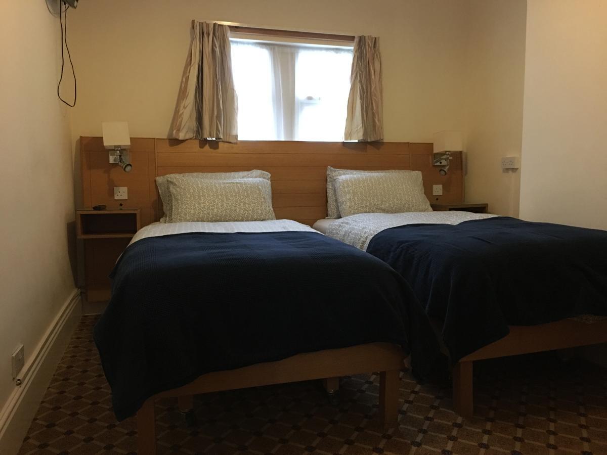 Hotel The Knowsley - Not Open To The Public Liverpool Esterno foto